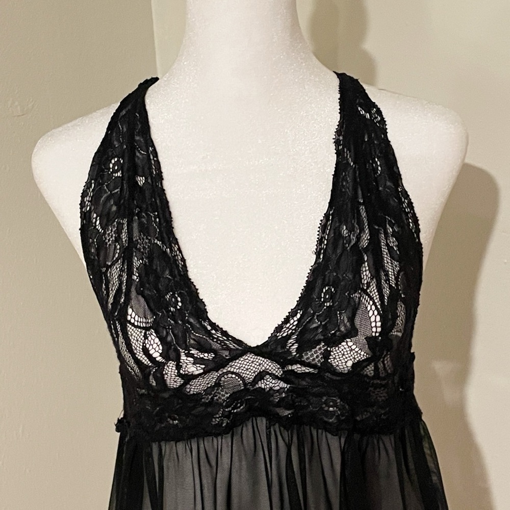 Elegant Black Lace Babydoll Lingerie - Picture 2 of 4